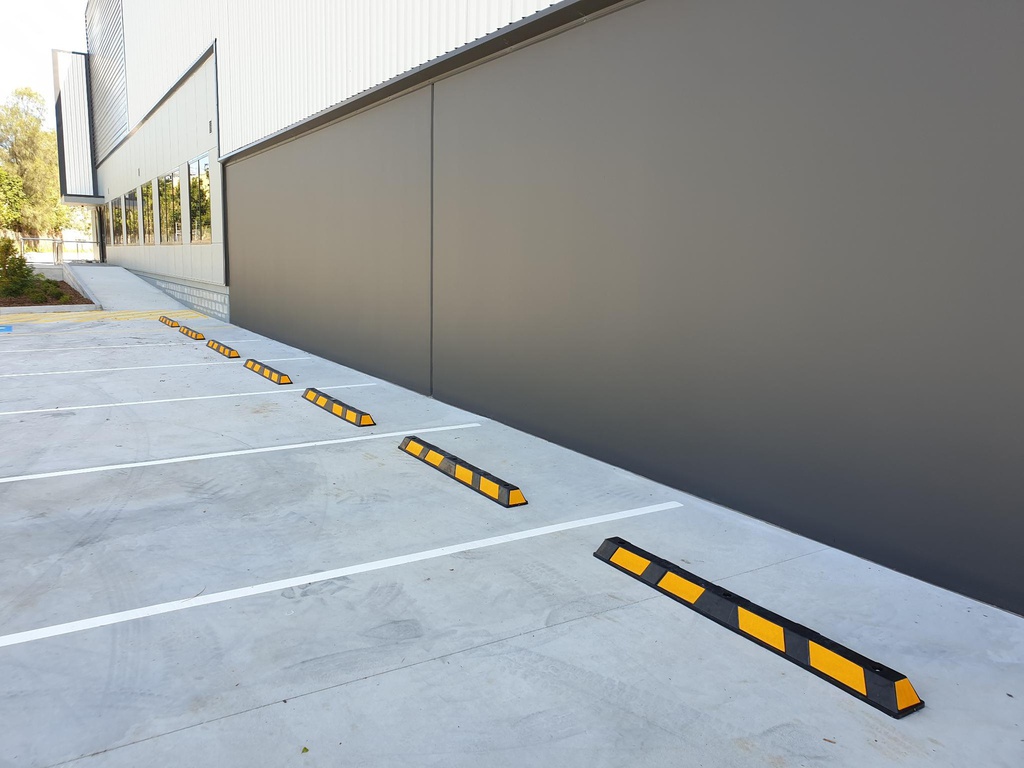 Rubber Wheel Stop Black/Yellow 1650x150x100mm 14kg