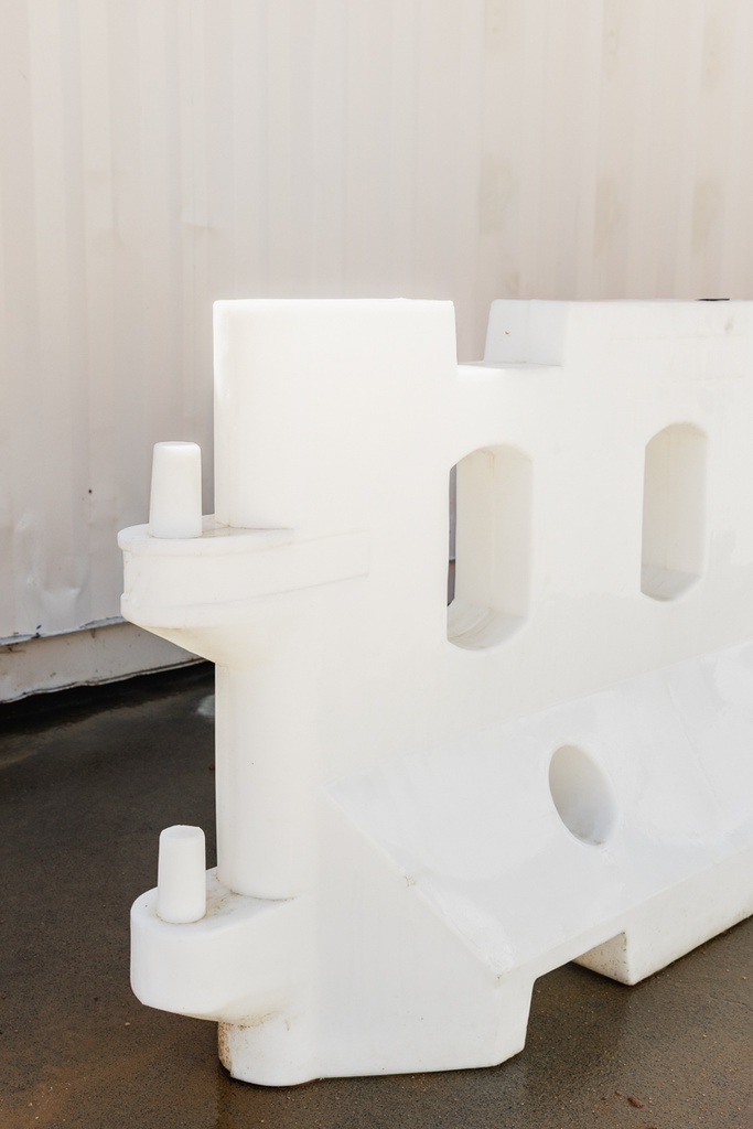 GuardX 1000™ HD Water Barrier White 2000 (L) x 450 (W) x 1000 (H) mm