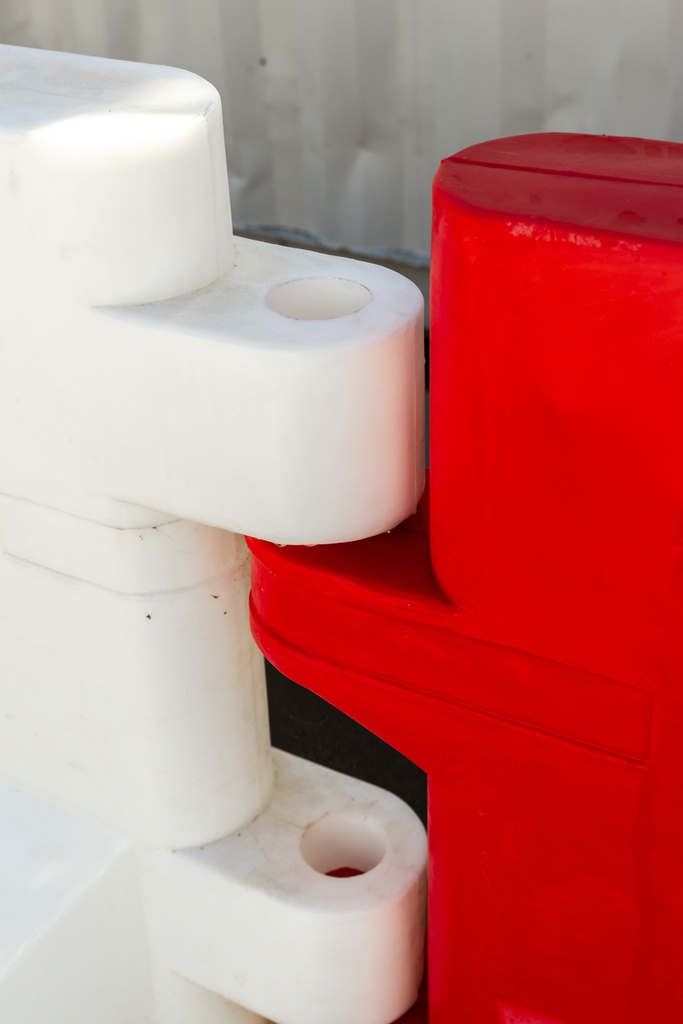 GuardX 1000™ HD Water Barrier White 2000 (L) x 450 (W) x 1000 (H) mm